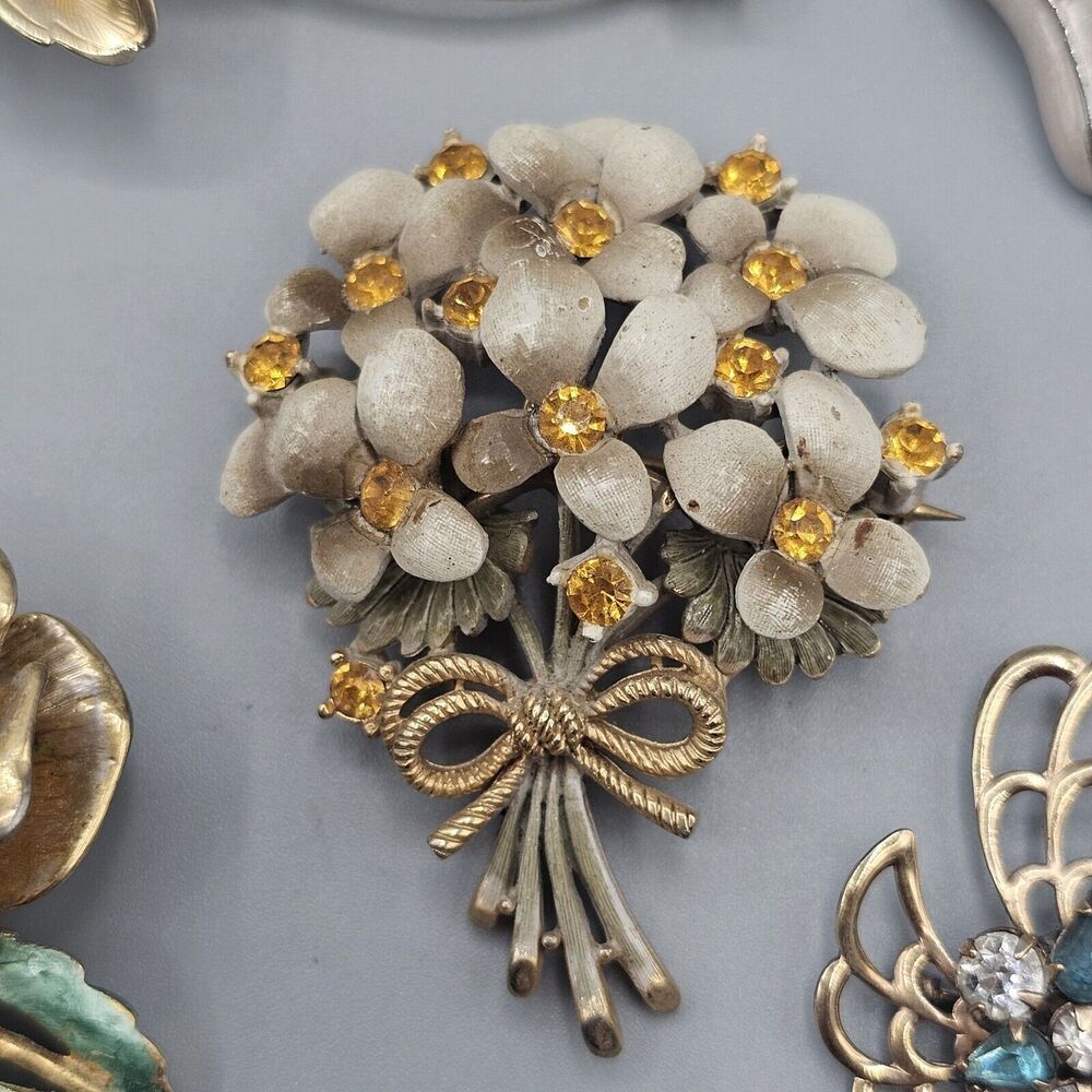 Multicolor Floral Brooch Set - Picture 9 of 14
